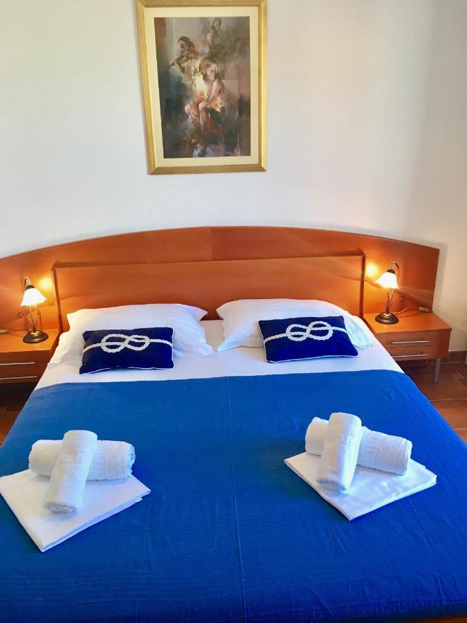 Apartments Villa Jadranka Adults Only Bol Kültér fotó
