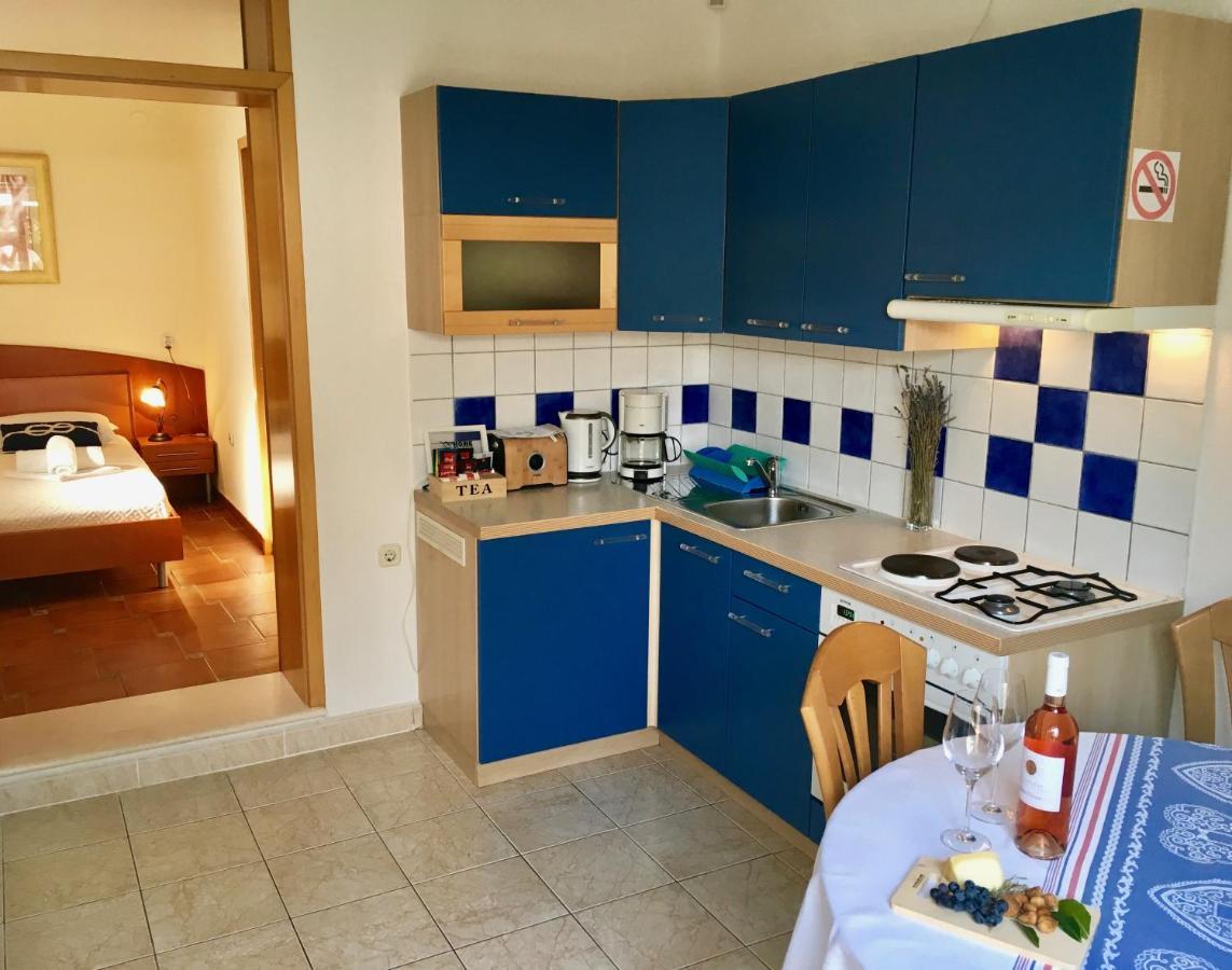 Apartments Villa Jadranka Adults Only Bol Kültér fotó